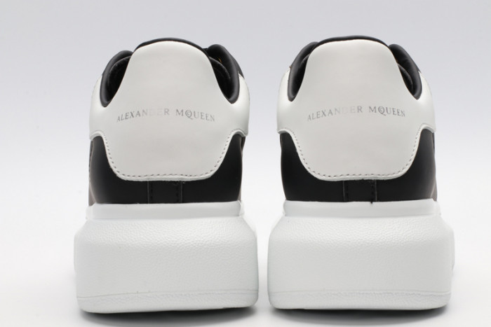ale*d*r M*Q*en sole sneakers kickze-25
