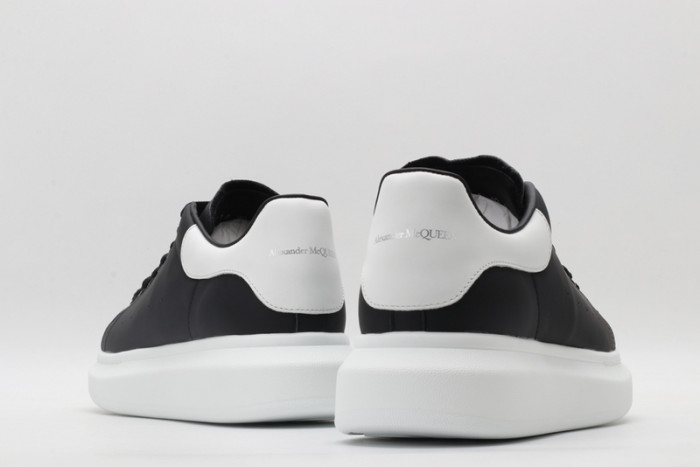 ale*d*r M*Q*en sole sneakers kickze-25
