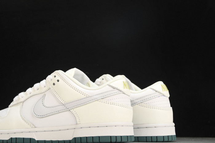 dunk low gs 