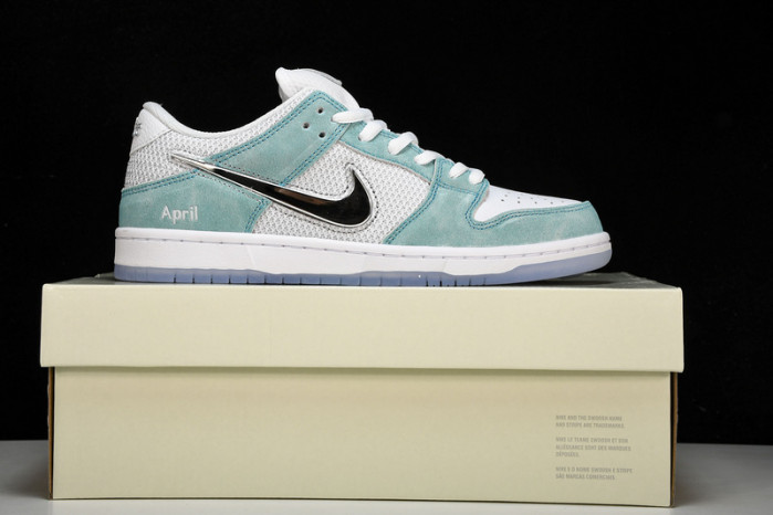 april skkateboards x nk sb dunk low fd2562-400
