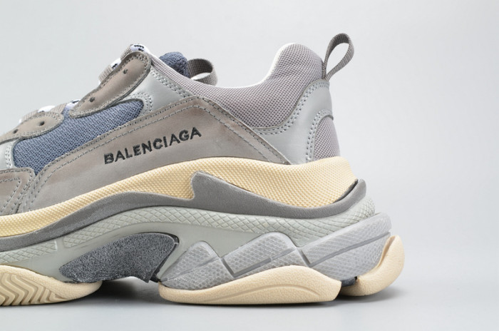 bl 17fw triple s washed shof snea grey mens aed2900